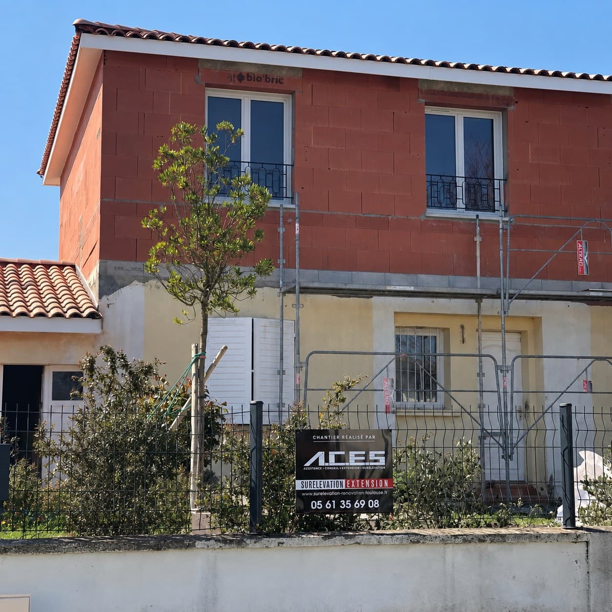 Surélévation d'une maison de 66 m², avant travaux, à Mons (31)