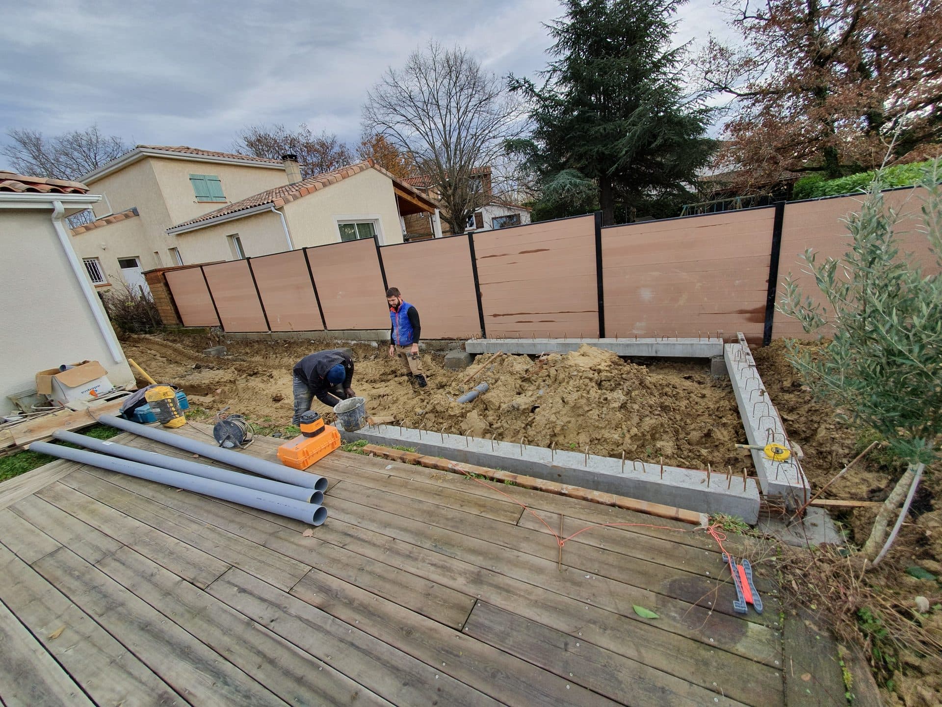 Terrassement des appuis et éléments de structure posés sur la terrasse existante